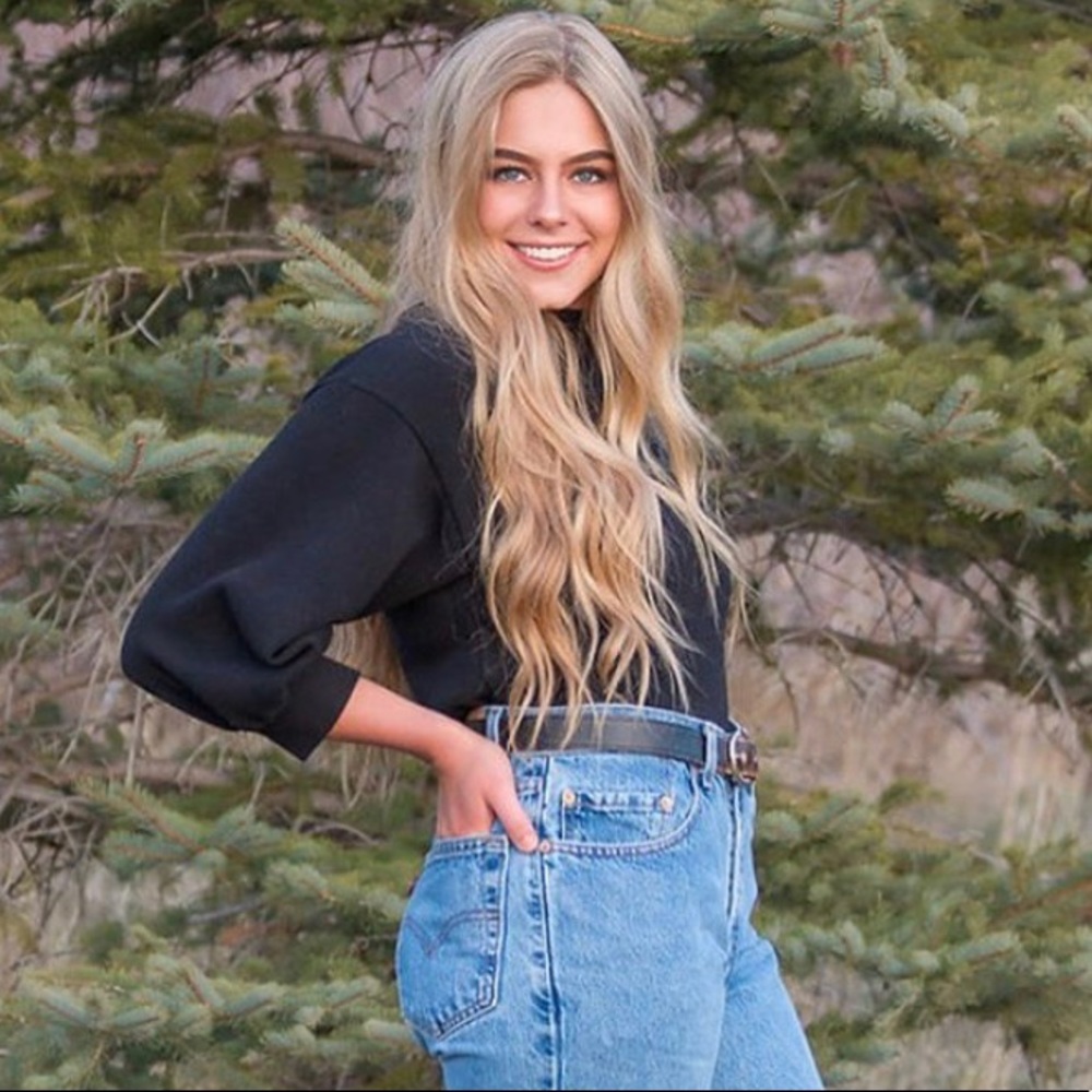 Meet your Posher, Alexis